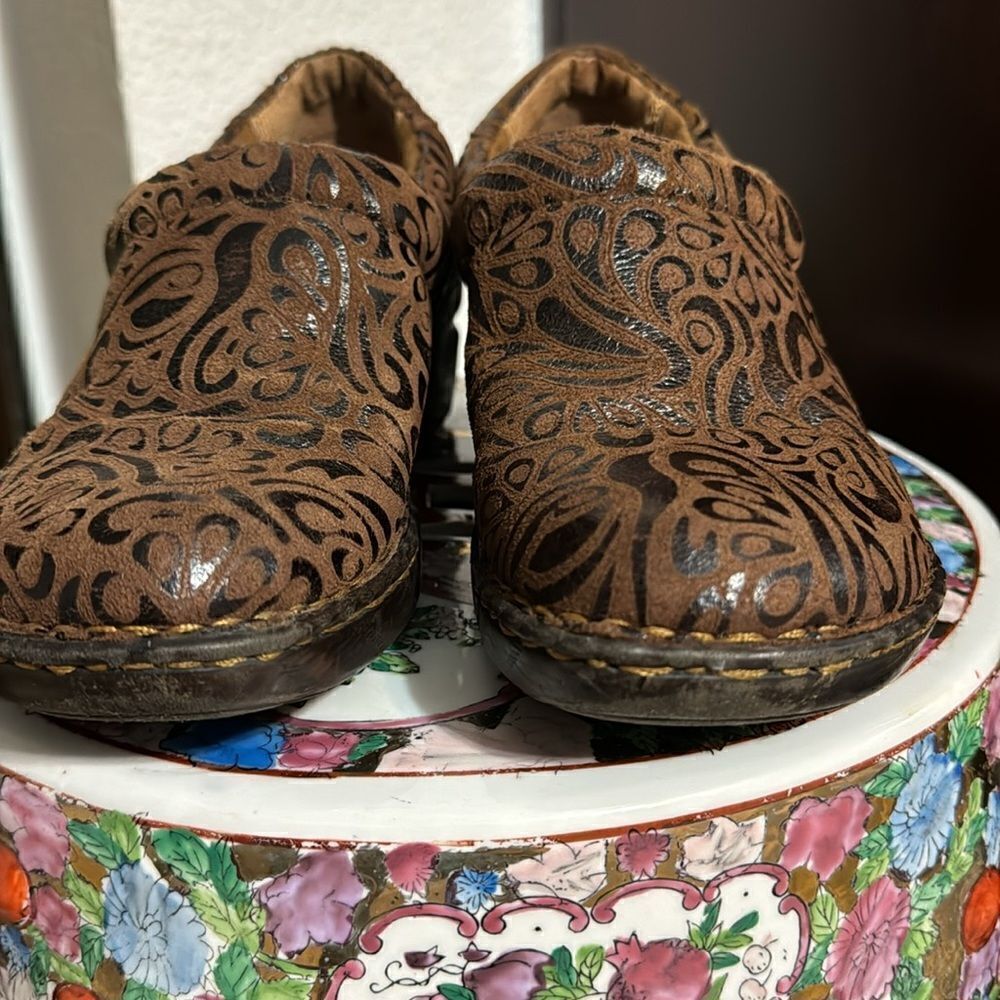 Boots   - Picture 3 of 7